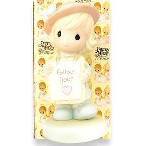 1995 Precious Moments Figurine Follow Your Heart New Event Figurine